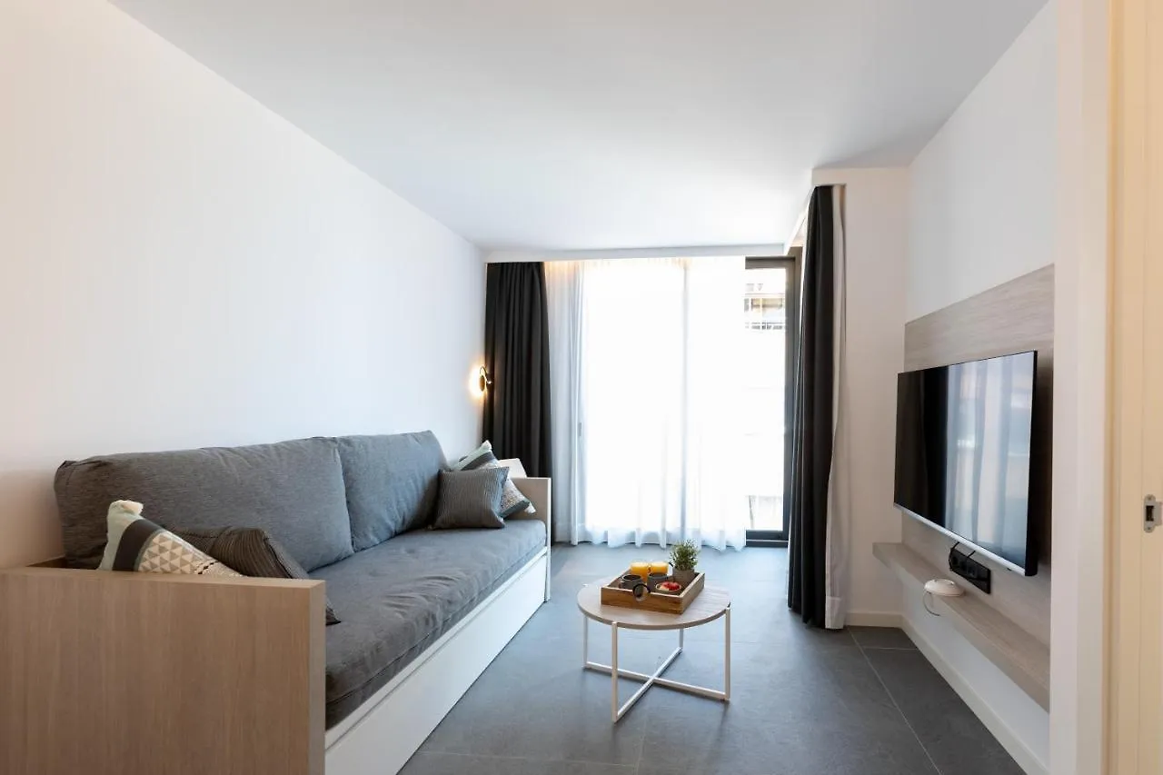 Art Apartments Castelldefels 0*,